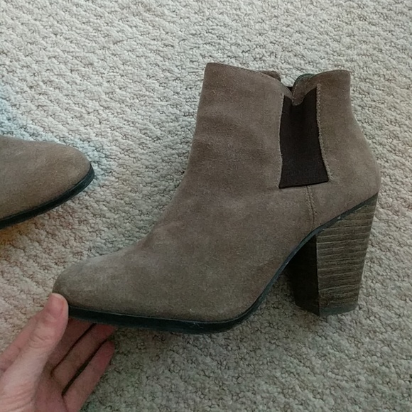 Vince Camuto booties - Picture 4 of 6